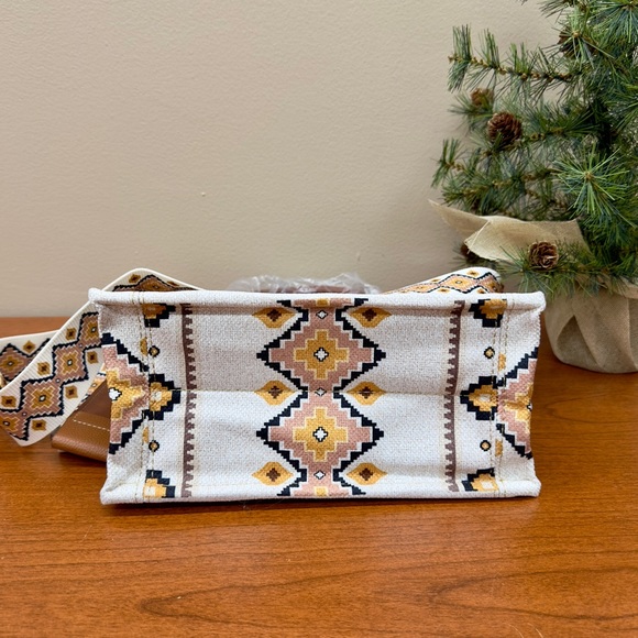 NEW Wrangler Mini Tote Brown Crossbody Purse Guitar Strap Western Aztec Handbag - Picture 9 of 9